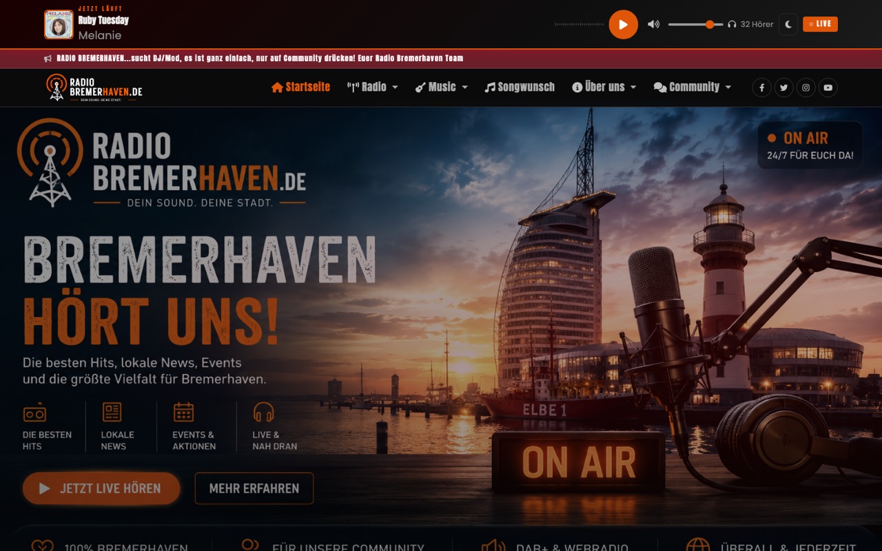 Startseite der Radio-Website-Demo mit Live-Player, Titelanzeige und Ankündigungsleiste